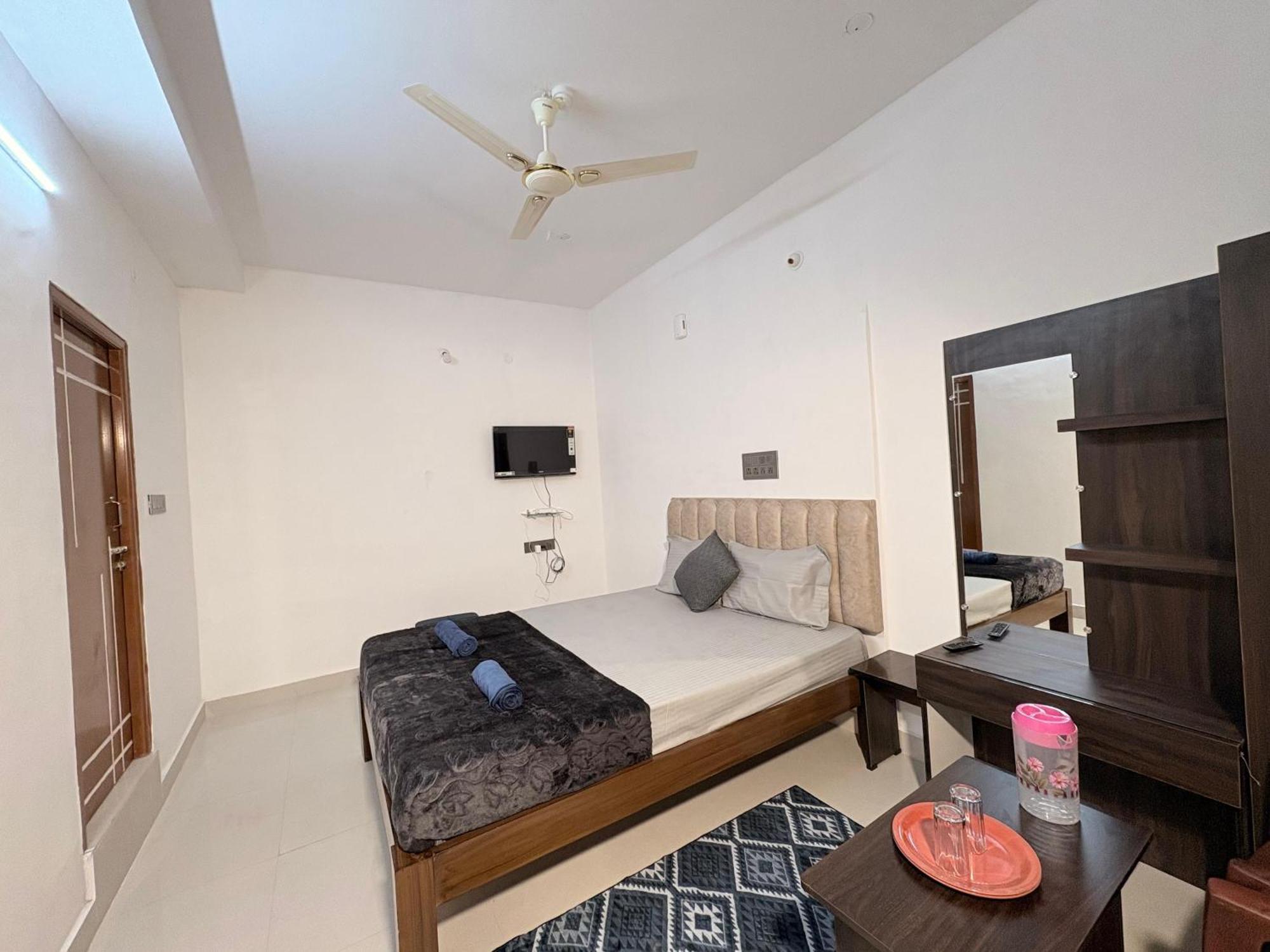 Spectra Inn Mysore Exterior photo